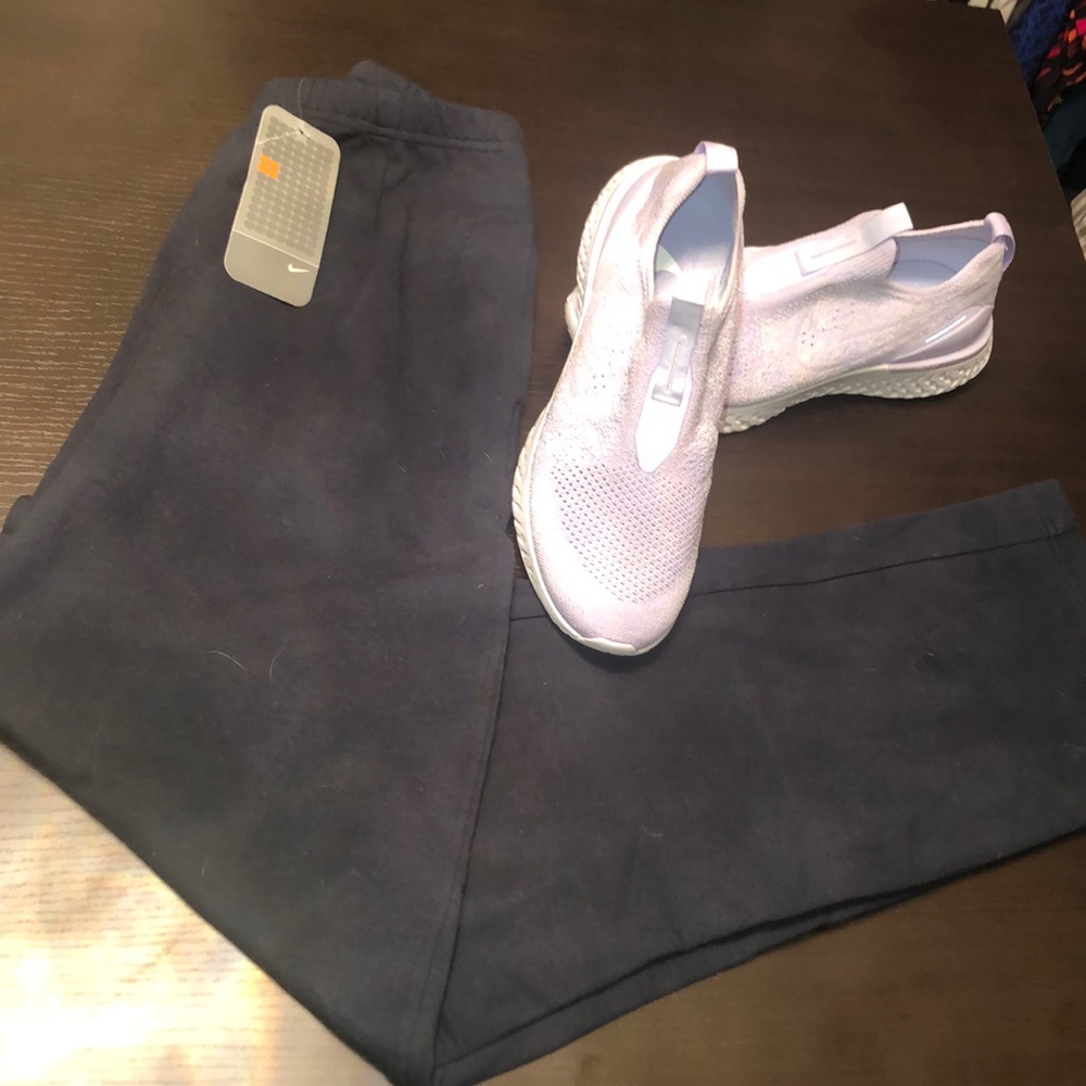 👟NWT Nike Joggers🧢